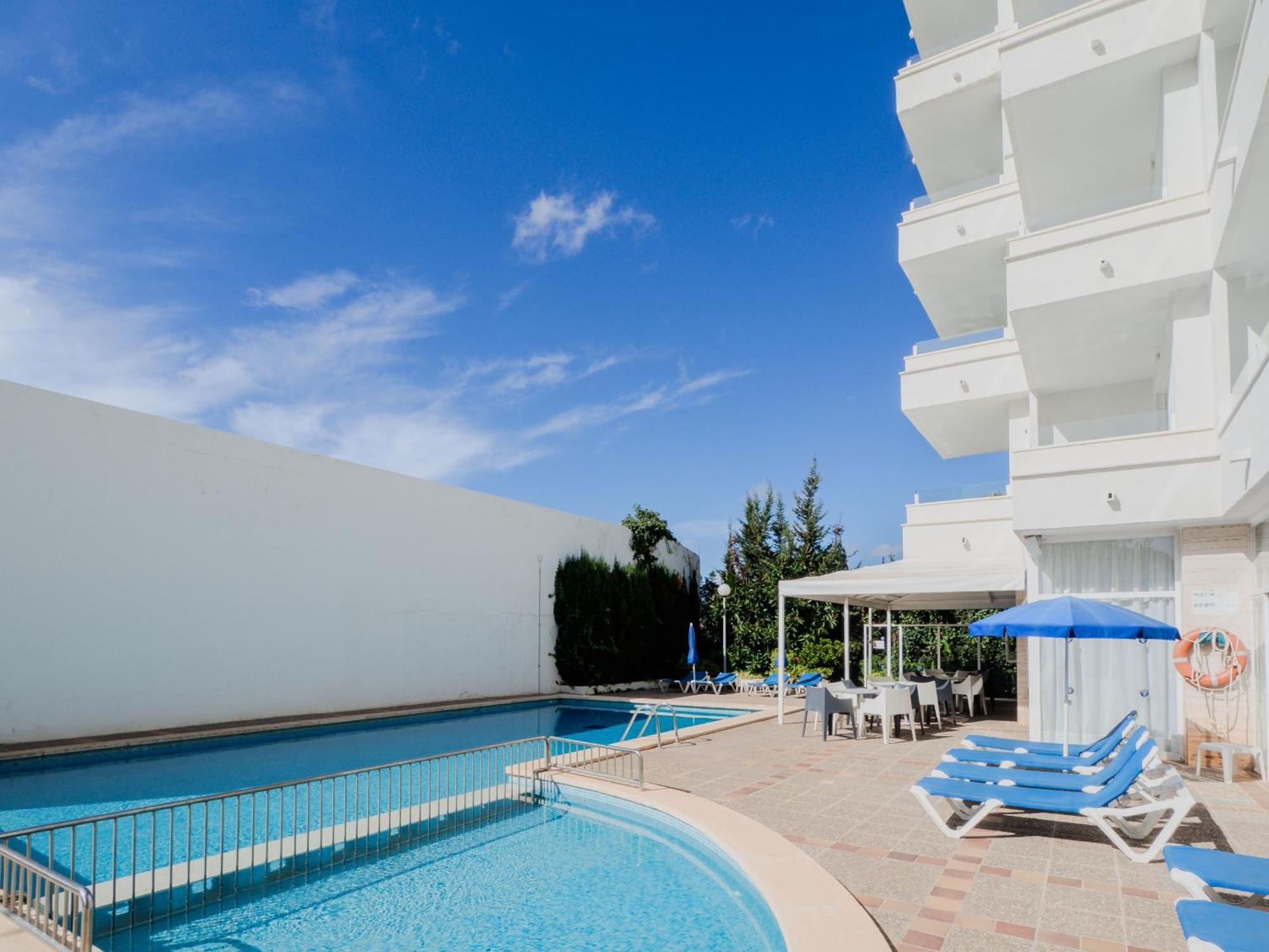 Apartamentos La Santa Maria Кала Миллор Экстерьер фото