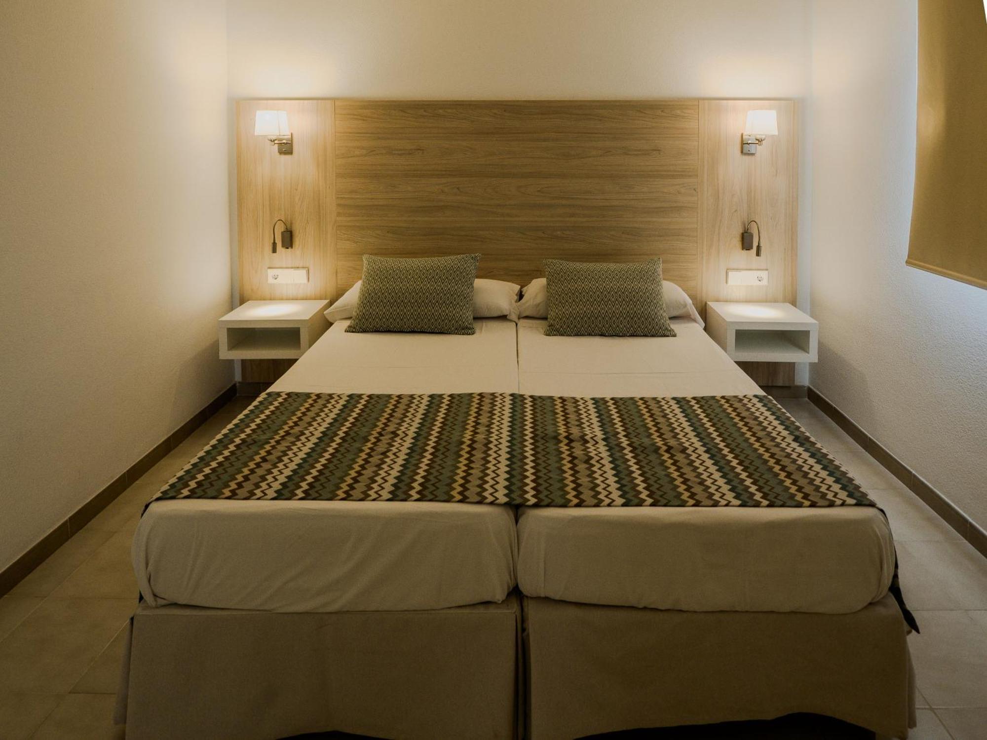 Apartamentos La Santa Maria Кала Миллор Экстерьер фото